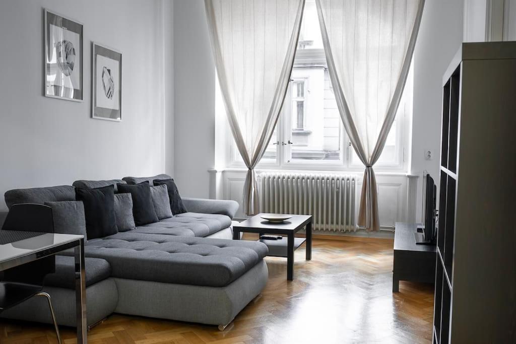 Prince Matyas Apartment Prague Exterior photo